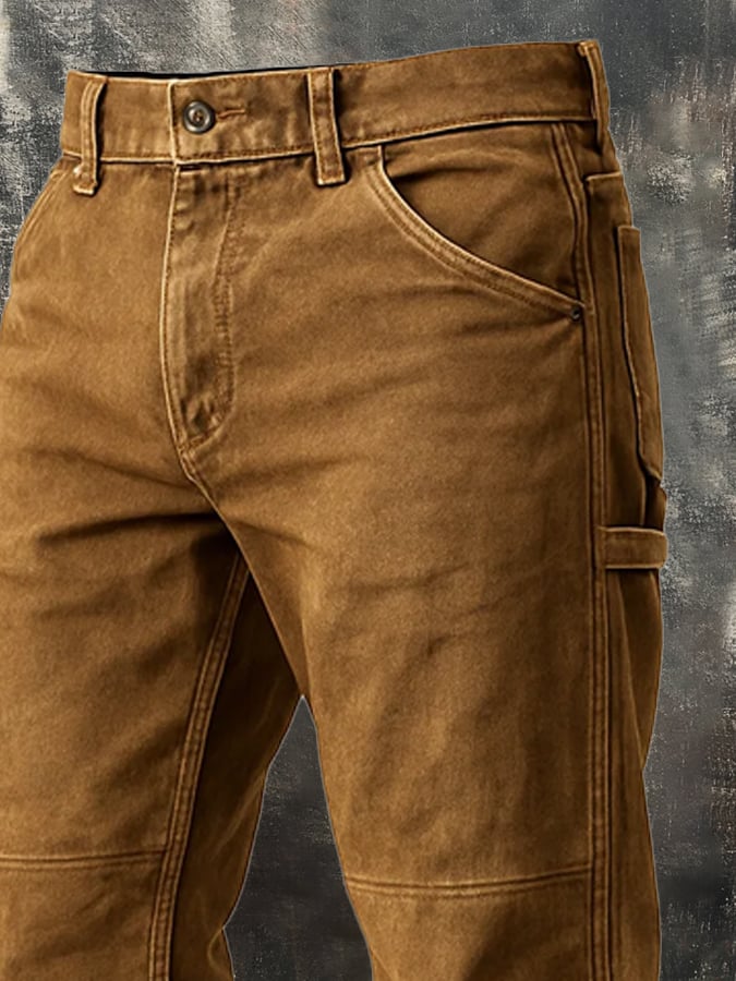 Mann trägt bequeme Herren Casual Retro Hose, Regular Fit, knitterarm, ideal für einen aktiven Alltag.