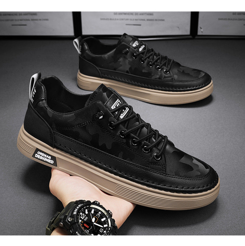 Schwarze Slip-On Sneaker für Herren mit spritzgegossener, leichter & flexibler Sohle für Komfort.