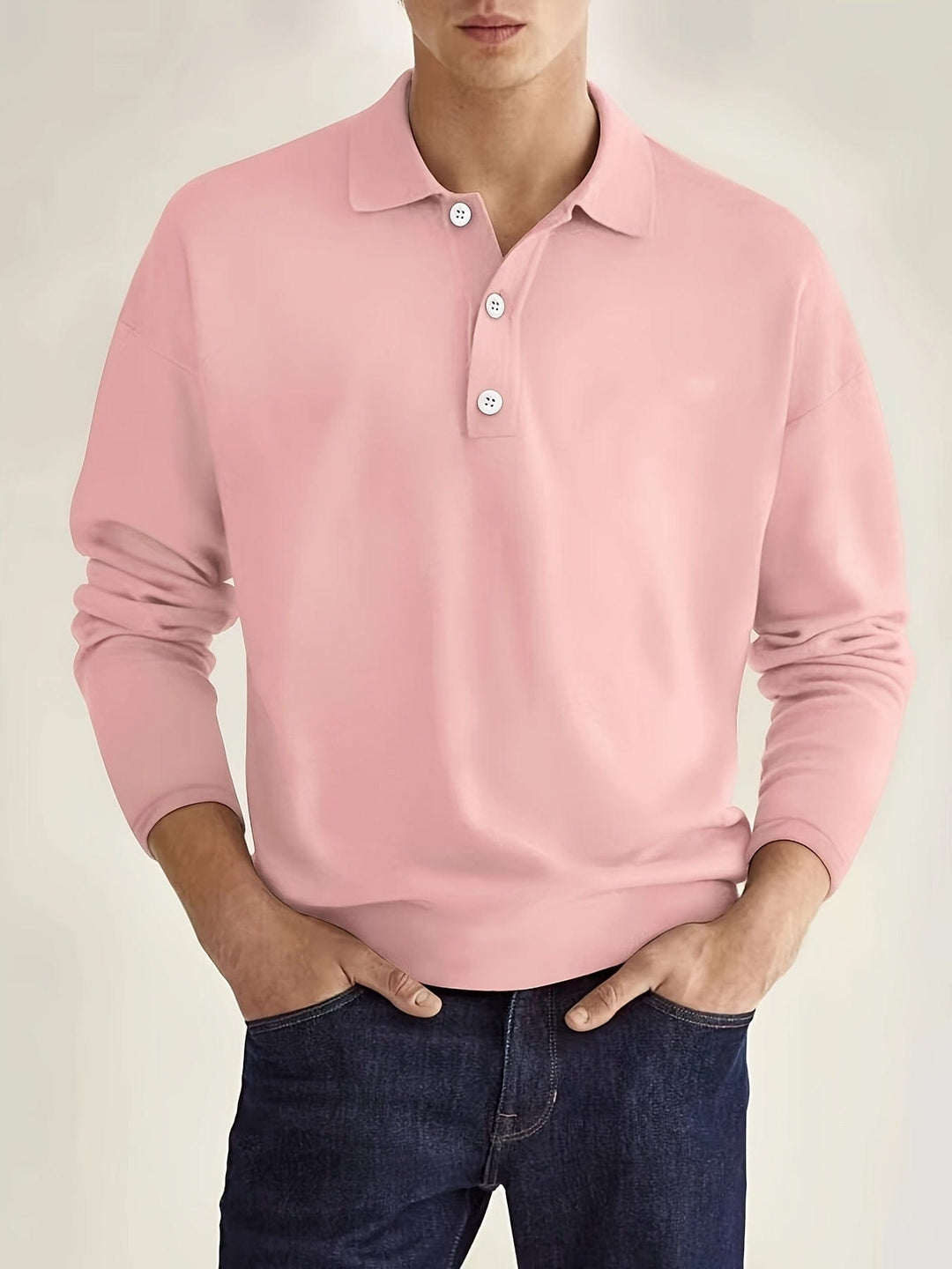 Modernes Langarm-Polo für Herren, kombiniert Komfort und Stil. Perfekt für Smart Casual Outfits.