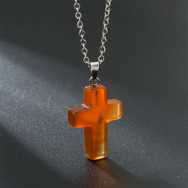 Zarte Damen Edelsteinkette mit Kreuz. Für einen subtilen Hauch von Spiritualität und Eleganz.
