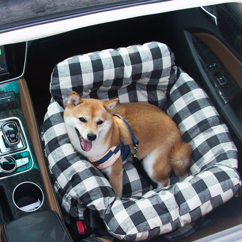 Hundeausflug Korbbett: Perfektes Korbbett für Hundeausflüge: Bietet Geborgenheit & Sicht beim Autofahren.