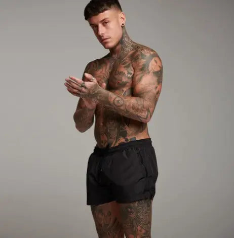 Herren Badeshorts SunBreeze für nahtloses Sonnenbaden, ideal für Strand und Urlaub. Bequeme, bräunungsfreundliche Schwimmshorts.