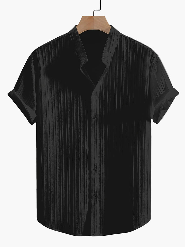 Bequemes, elegantes Herren Kurzarmhemd mit Stehkragen, ideal für den modernen Mann.