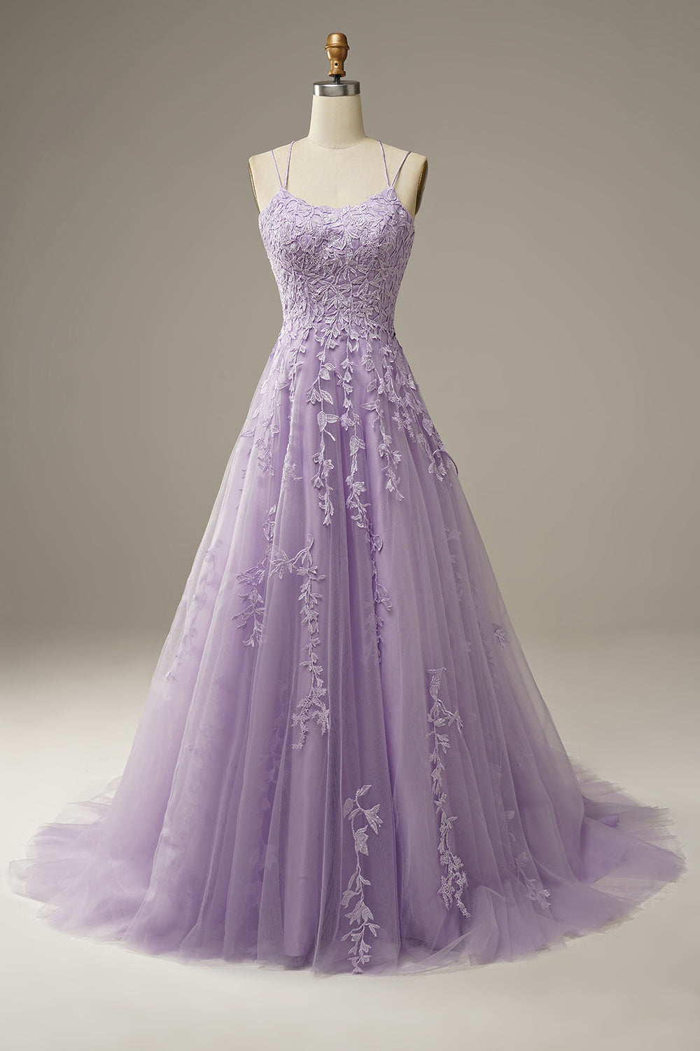 Elegantes Tüll Ballkleid Victoria mit feinen Applikationen, perfekt für festliche Anlässe und Gala.