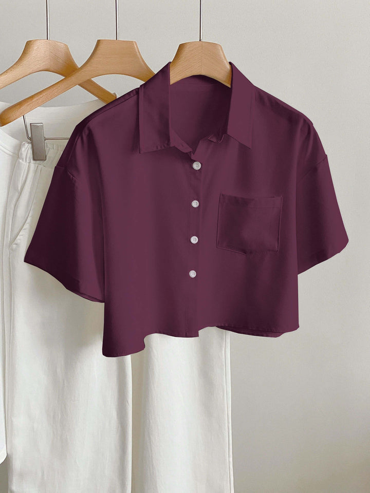 Sommerliche Cropped Bluse für Damen, kurzärmlig, atmungsaktiver Stoff, lässig und bequem.