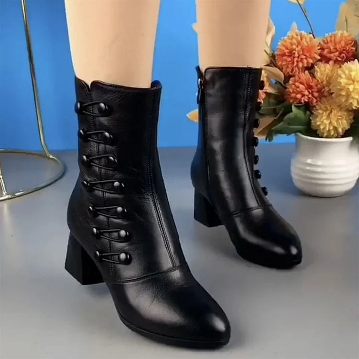 Modische Damen-Stiefeletten mit Absatz für Herbstmode. Komfortable Damenschuhe, vielseitig kombinierbar.