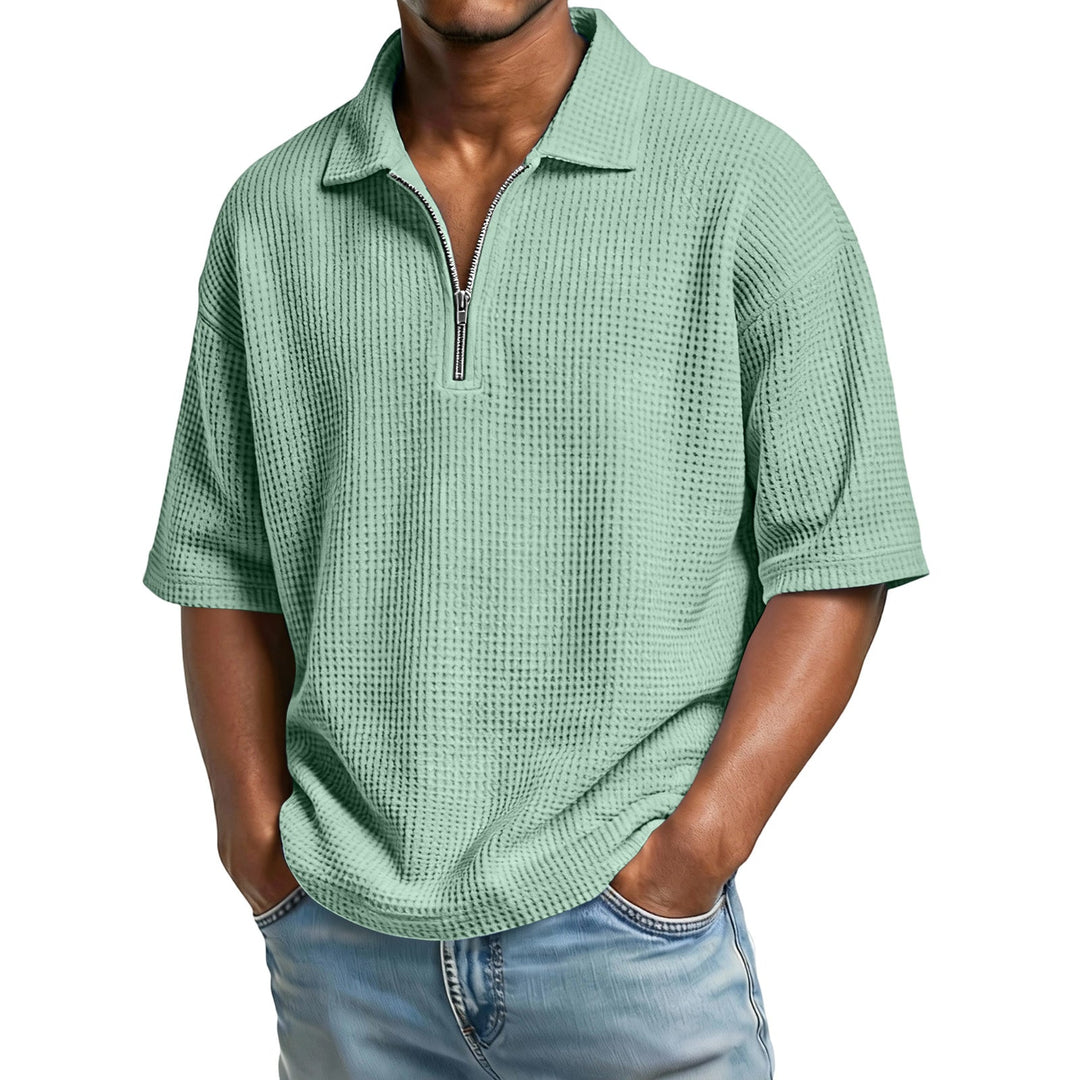 Elegantes Herren Kurzarmshirt mit Waffelstruktur, ideal für den Sommerurlaub.