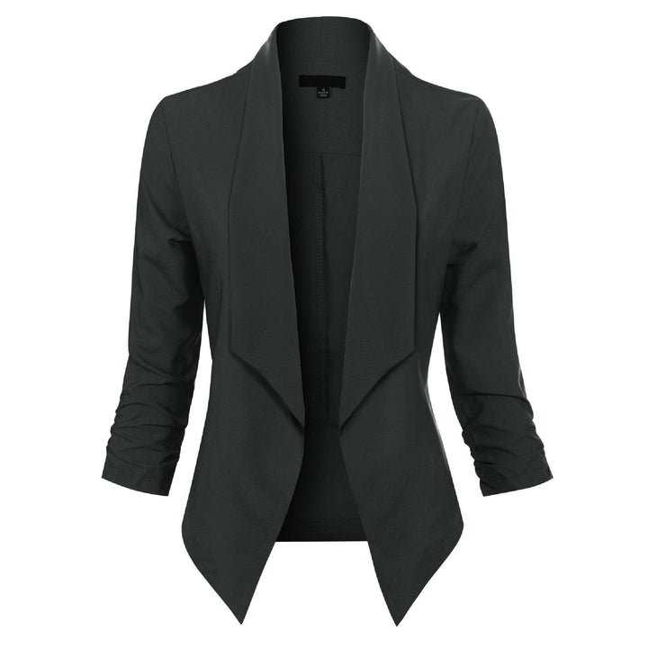Schlichter, eleganter Damen-Blazer mit Langarm, offen, perfekt für einen minimalistischen, modernen Look.
