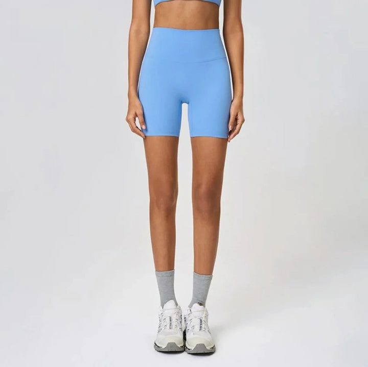 Komfortable Damen Fitnessshorts mit dehnbarem Bund für Yoga & andere Workouts.