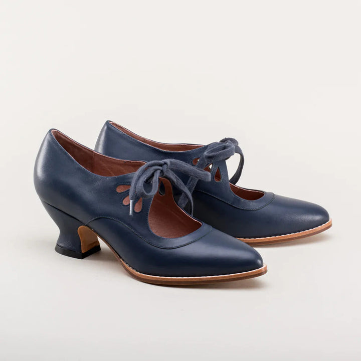 Komfortable braune Pumps für Damen mit Fußgewölbestütze. Rutschfeste elegante Büroschuhe für Frühling/Herbst.
