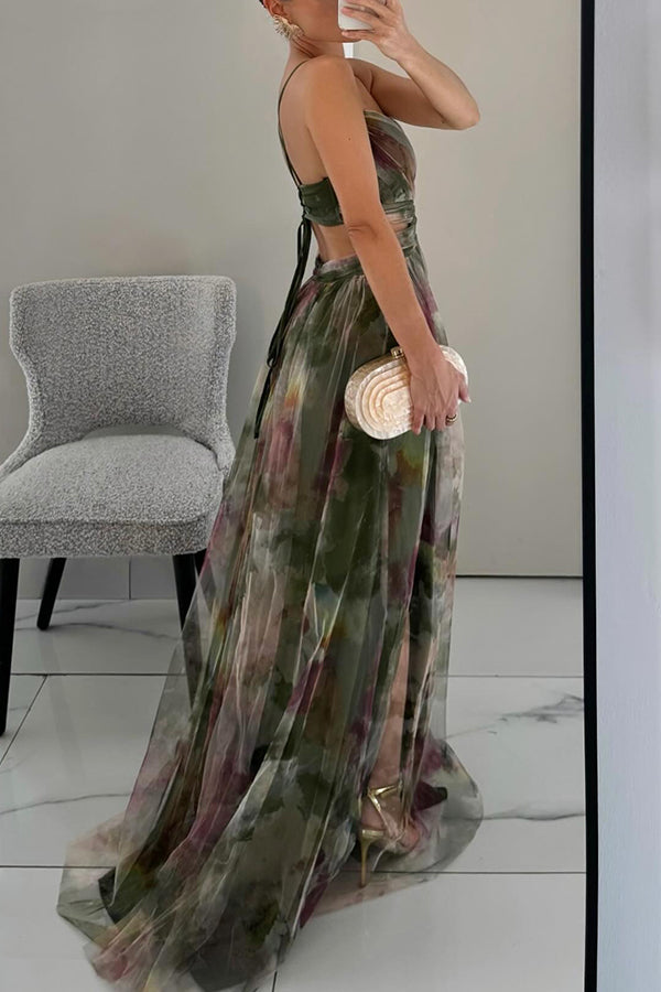 Grünes Falten-Maxi-Kleid für Damen, perfekt für elegante Sommertage und Frühlingsfeste. Festliches Design.
