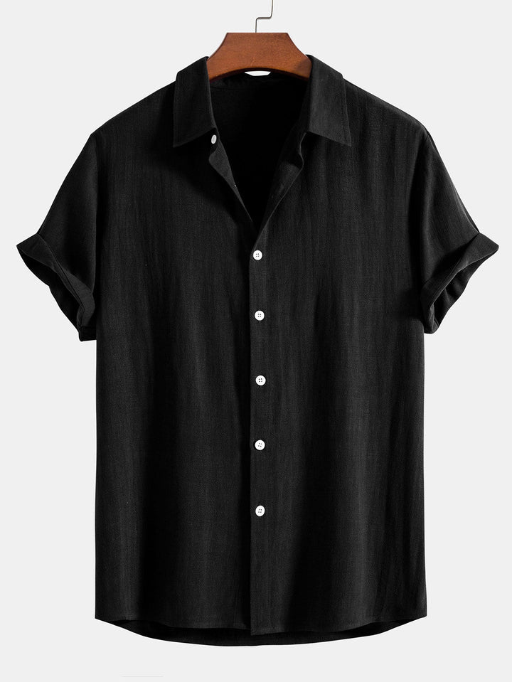 Männermode für Frühling und Sommer, mit Fokus auf Komfort und stilvolles Design.