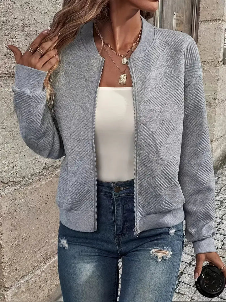 Trendige Damen Strickjacke in hochwertiger Struktur, Reißverschluss. Perfekt für den Herbst-Look.