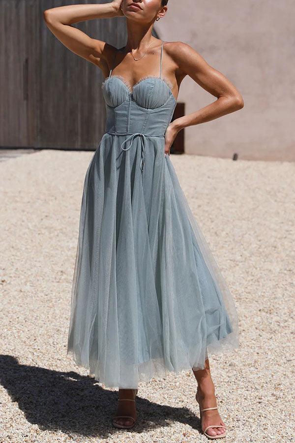 Vielseitiges Damen Trägerkleid, knöchellang, elegant für Party und Alltag.