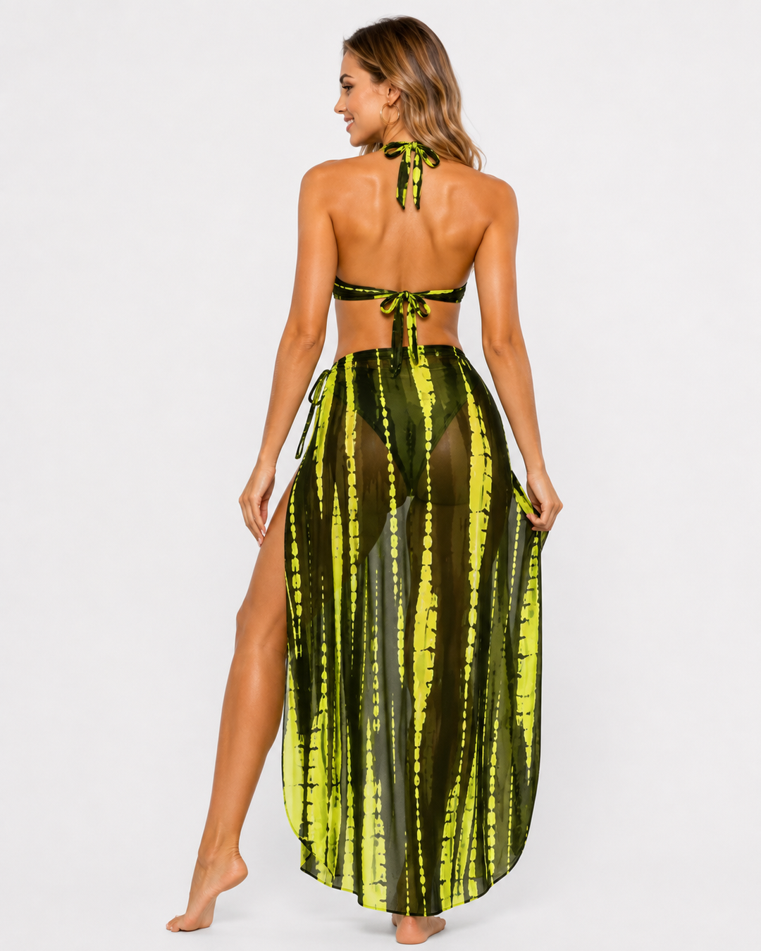 Urlaubsreifer Maxi-Badeanzug für Damen, komfortabel und elegant mit Neckholder-Details.