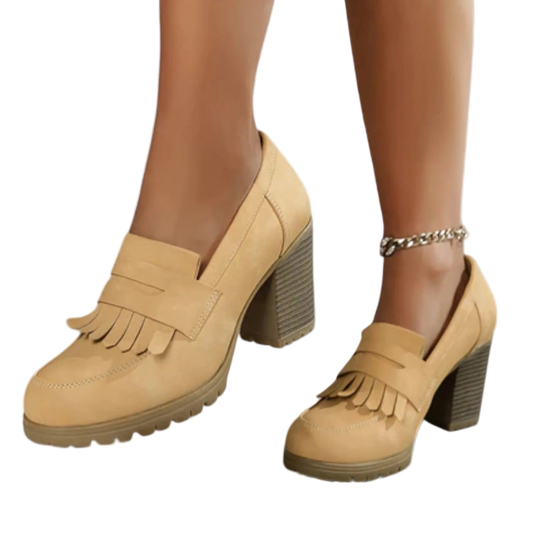 Moderne Damen Mokassins mit dicker Sohle, eleganten Fransen und Slip-On-Design; bequeme Freizeitschuhe für Frauen.