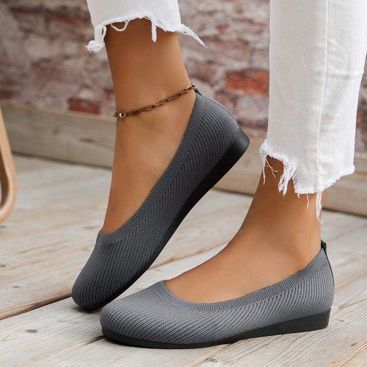 Moderne orthopädische Damen-Ballerinas Mia in Schwarz, perfekt als bequeme Business-Schuhe.