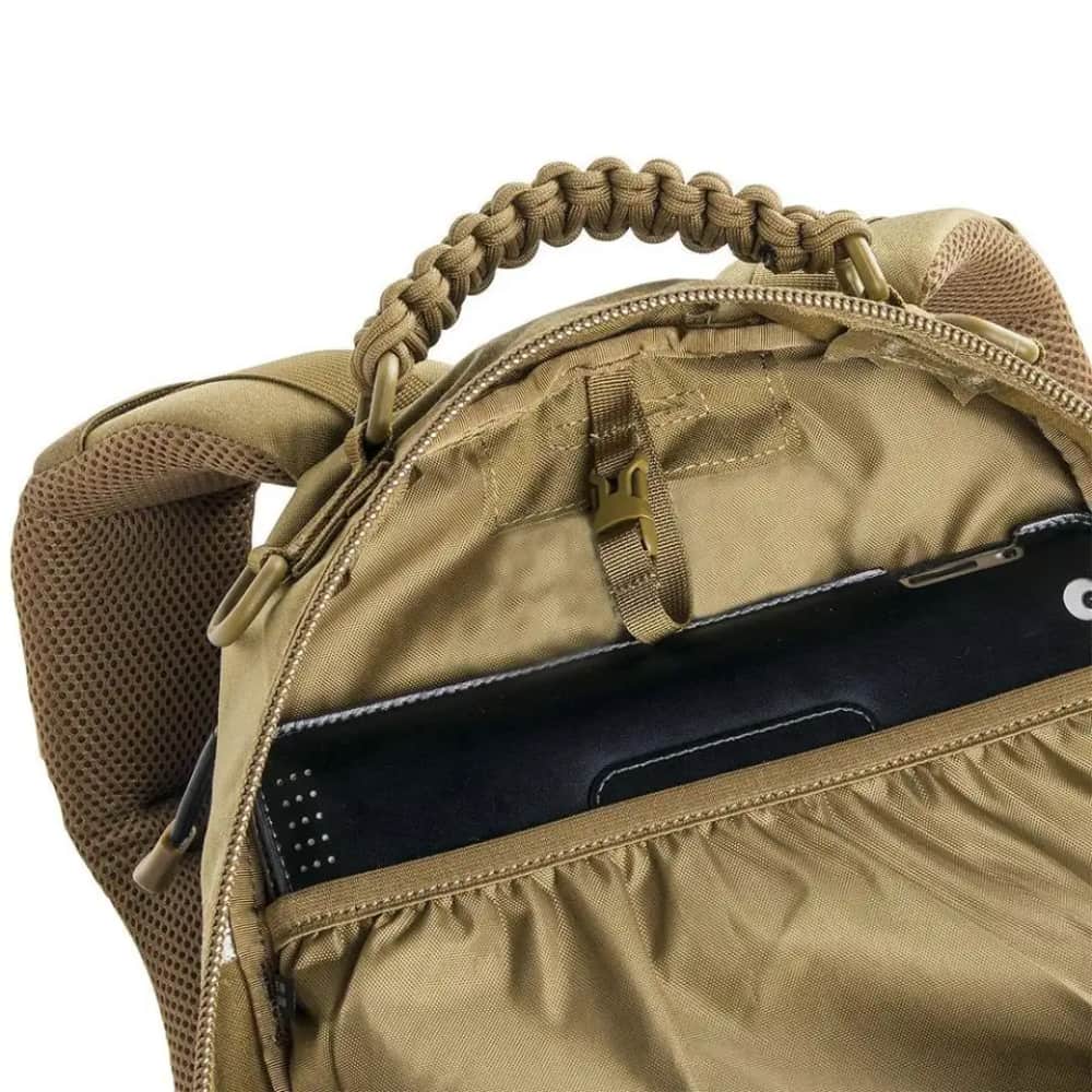 Extrem robuster taktischer Herren Rucksack, wetterfest und strapazierfähig, ideal für alle Outdoor-Aktivitäten.
