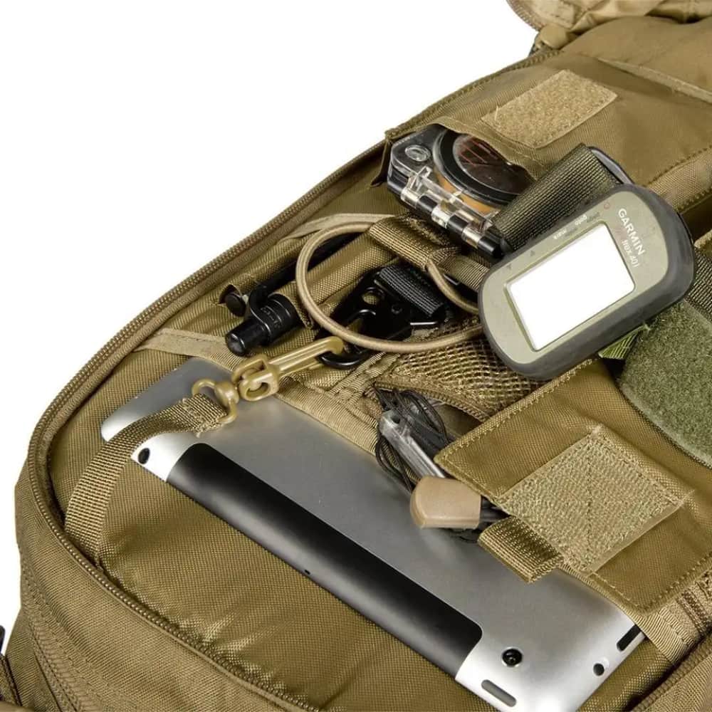 Taktischer Herren Rucksack mit modularem Molle System, individuell anpassbar für Outdoor, Reisen und Militär.