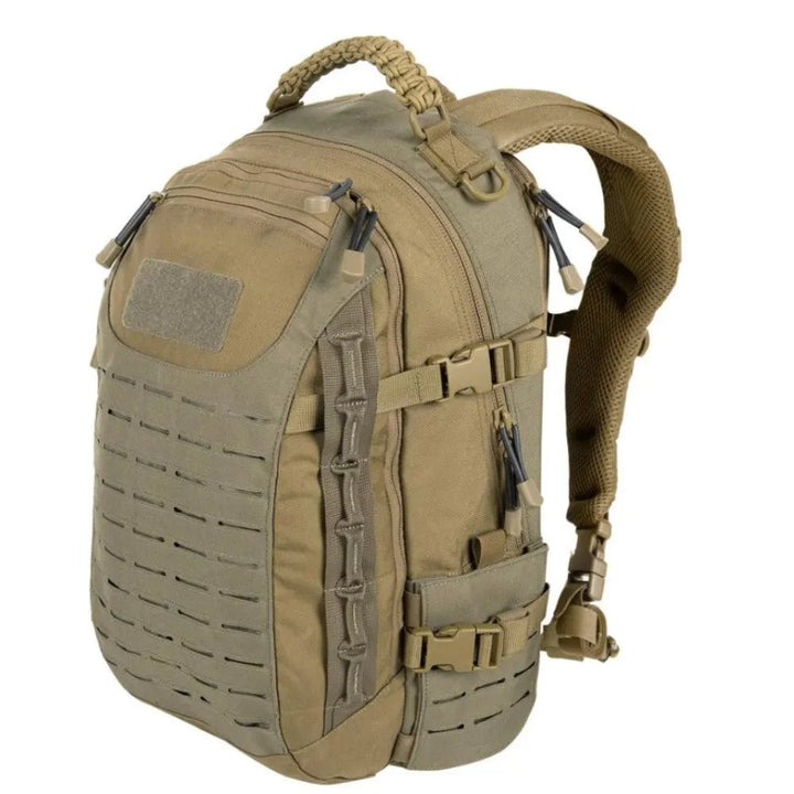 Strapazierfähiger taktischer Rucksack für Herren, mit mehreren Fächern, ideal für anspruchsvolle Outdoor-Einsätze.