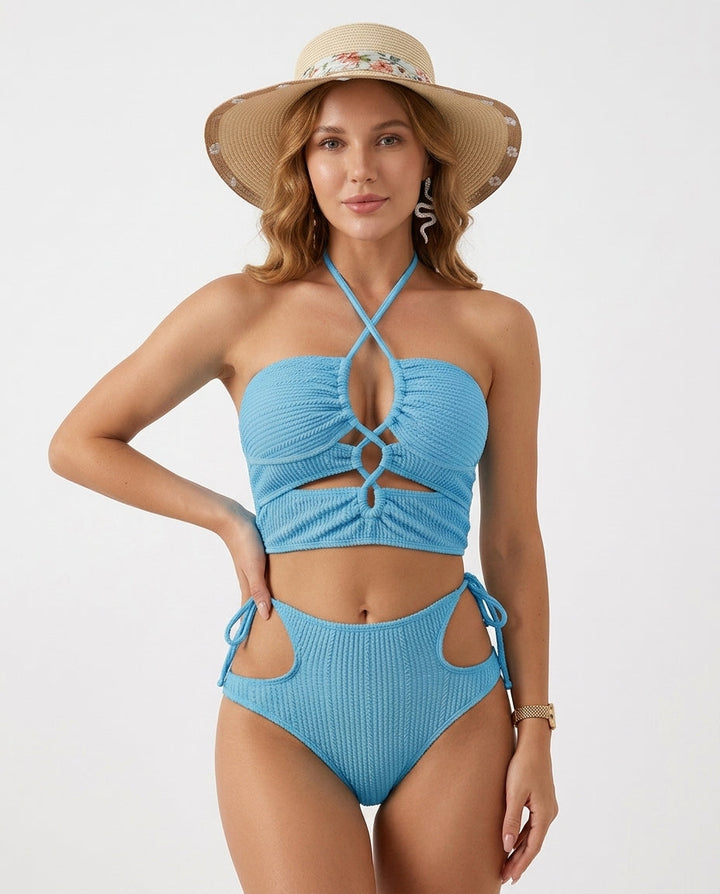 Eleganter Damen Zweiteiler-Bikini mit hochtailliertem Höschen, Neckholder-Top und modernen Cut-Outs.