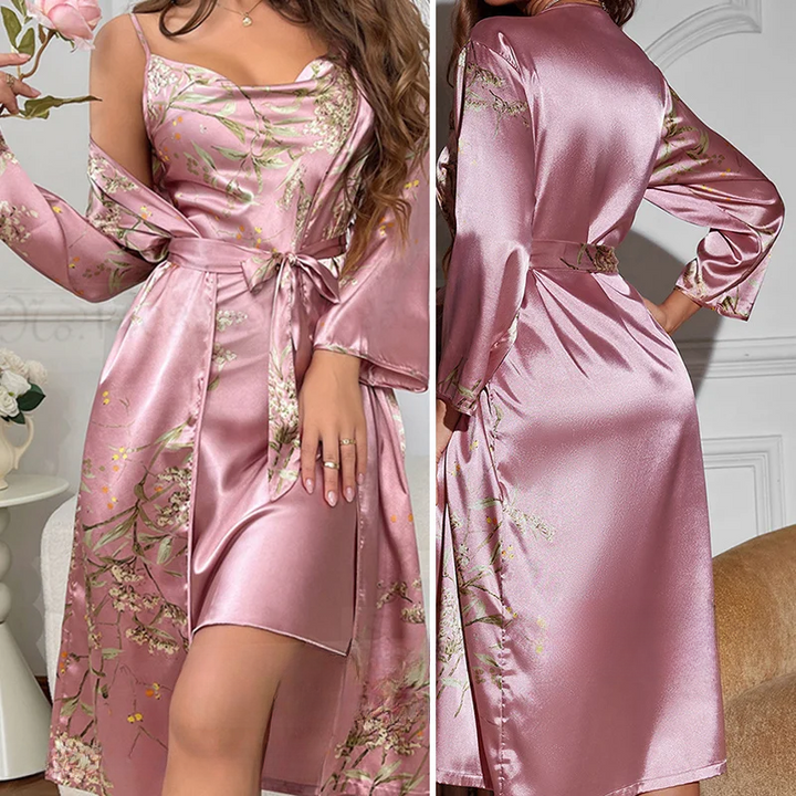 Luxuriöses Satin-Nachtwäsche-Set Noelle: Nachthemd & Kimono mit feinem Blumenprint, feminin & weich.
