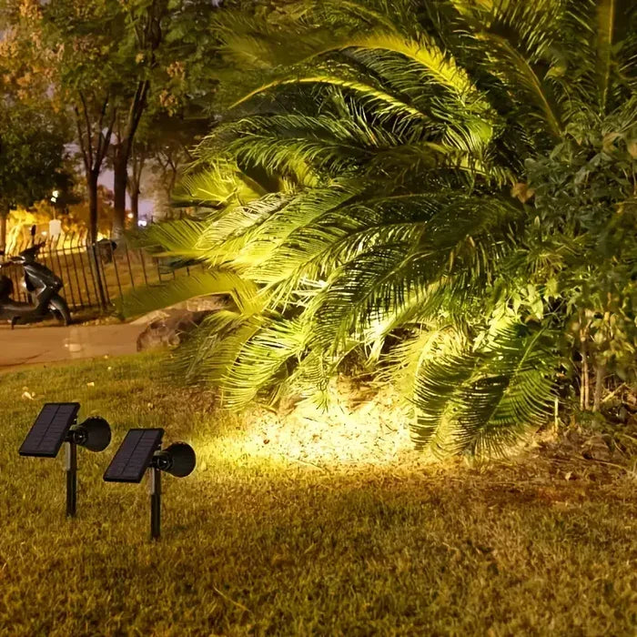 Verstellbarer Solar-LED-Spotlight für Gartenwege und Terrassen. Wetterfest & energiesparend.