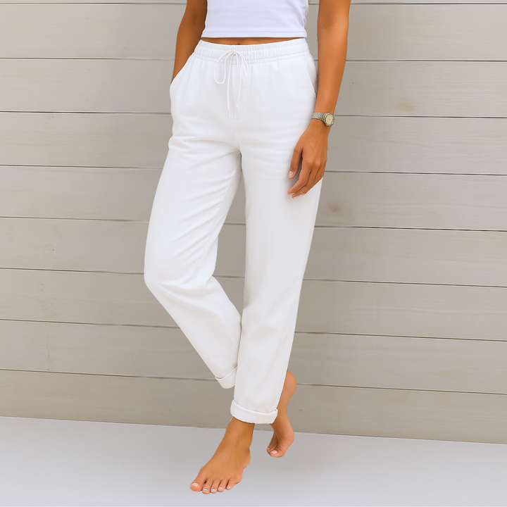 Moderne Damen Relaxed Fit Stretchhose mit Elastikbund, perfekt für entspannte Tage oder als stilvolle Reisehose.