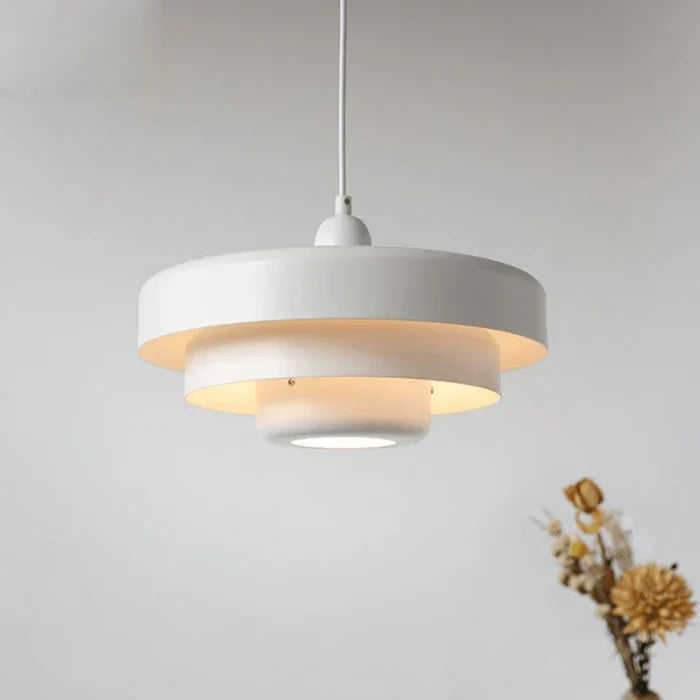 Elegante LED Pendelleuchte im Vintage-Look; ideale Hängeleuchte für stilvolles Interieur Design.