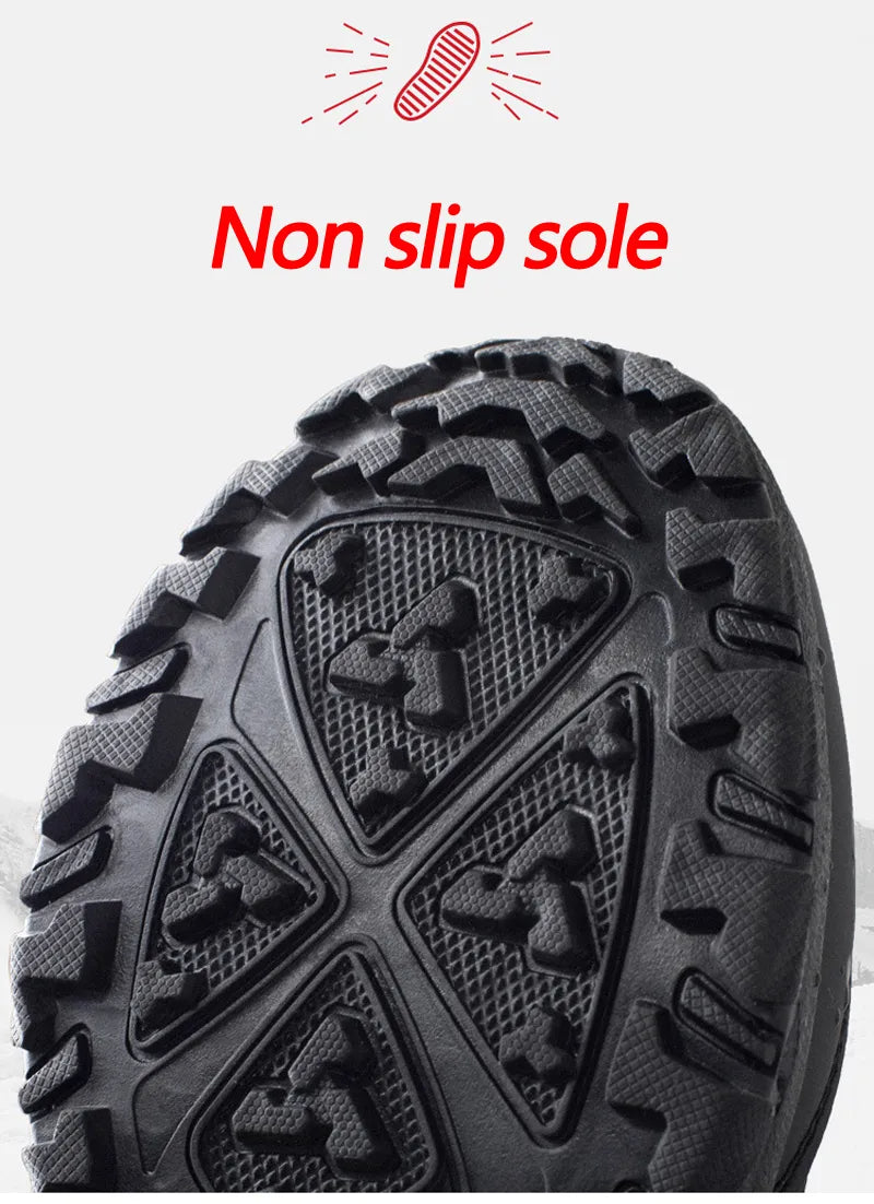 Komfortable Herren-Schneestiefel für den Alltag im Winter. Warme, wasserdichte Stiefel bieten Schutz im Schnee.
