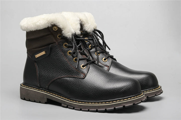 Bequeme Herren Stiefel, leicht an- und auszuziehen, für Komfort im Winter.