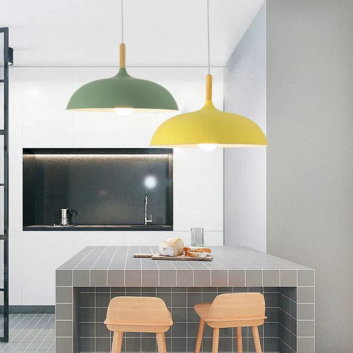 Elegante LED Deckenleuchte mit klarem Design, skandinavisch, passt zu jedem modernen Wohn- oder Schlafzimmer.