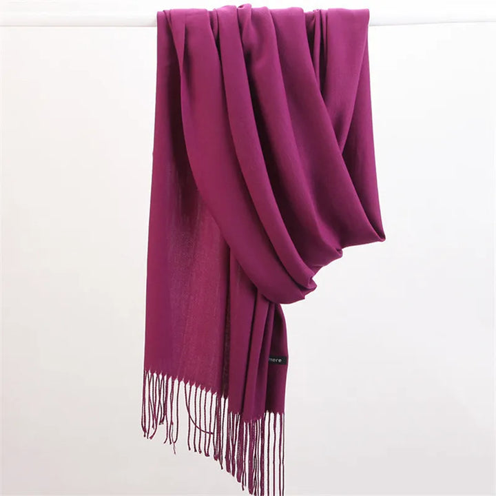 Weicher Damen-Winterschal Faith, ideal für herbstliche Outfits und Wintertage.