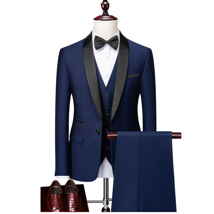 Stilvoller Herren Dreiteiler Anzug, perfekt als Hochzeitsanzug oder festlicher Anzug für besondere Events.