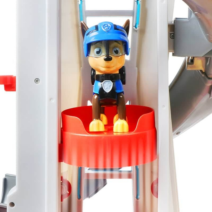 Langlebiges Kinder-Spielturm Set aus Kunststoff mit 9 Fahrzeugen; ideal für stundenlanges Rollenspiel drinnen.