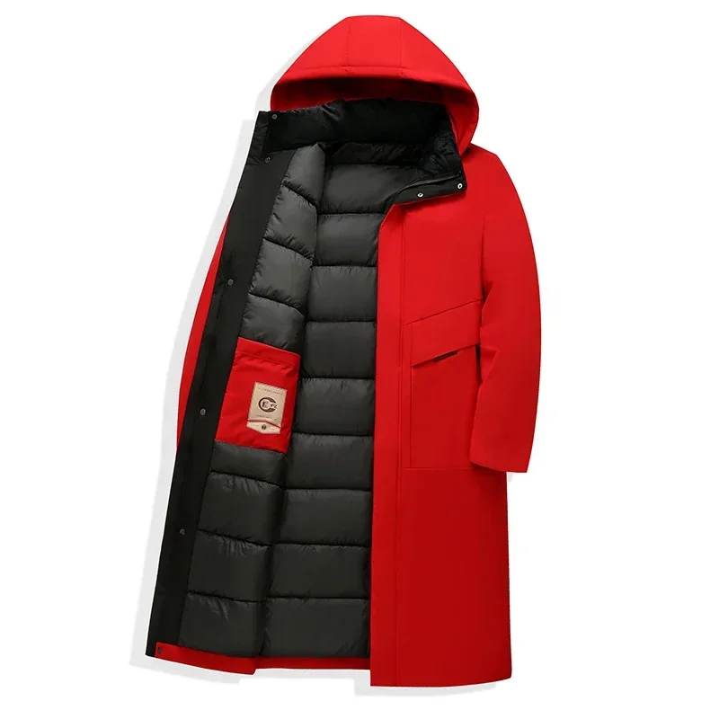 Robuster Herren Steppmantel mit Kapuze. Warmer Wintermantel für stylische Wintermode.