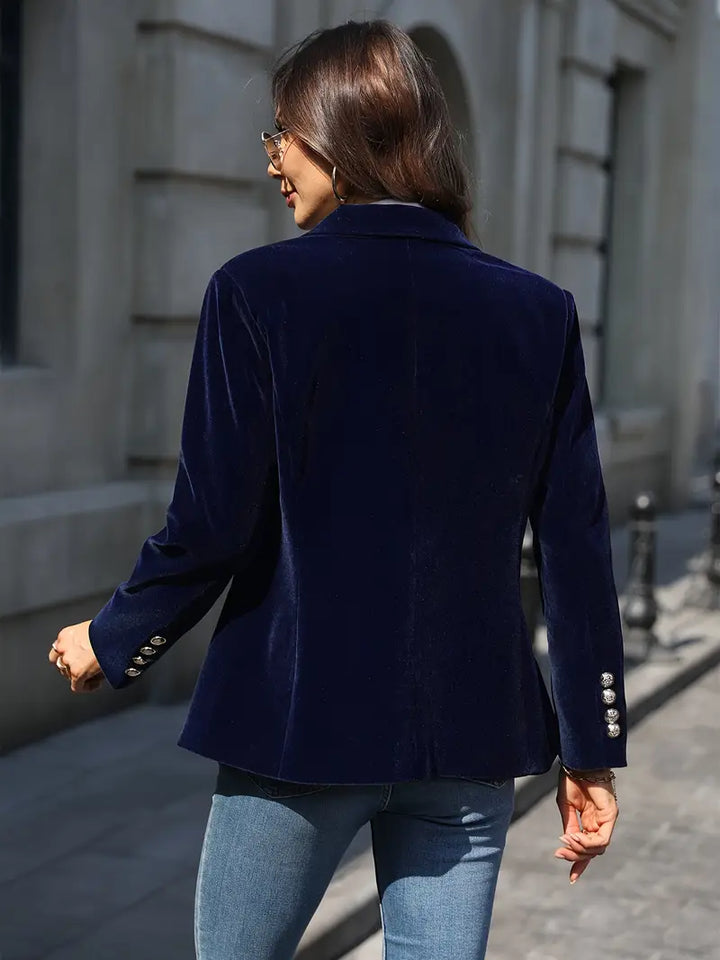 Klassischer Damen Blazer in Marineblau, Ein-Knopf-Stil, perfekt für elegante Outfits.