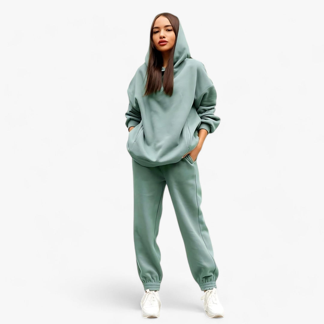 Damen Winter Hoodie Set, gemütlicher Zweiteiler für kalte Tage.