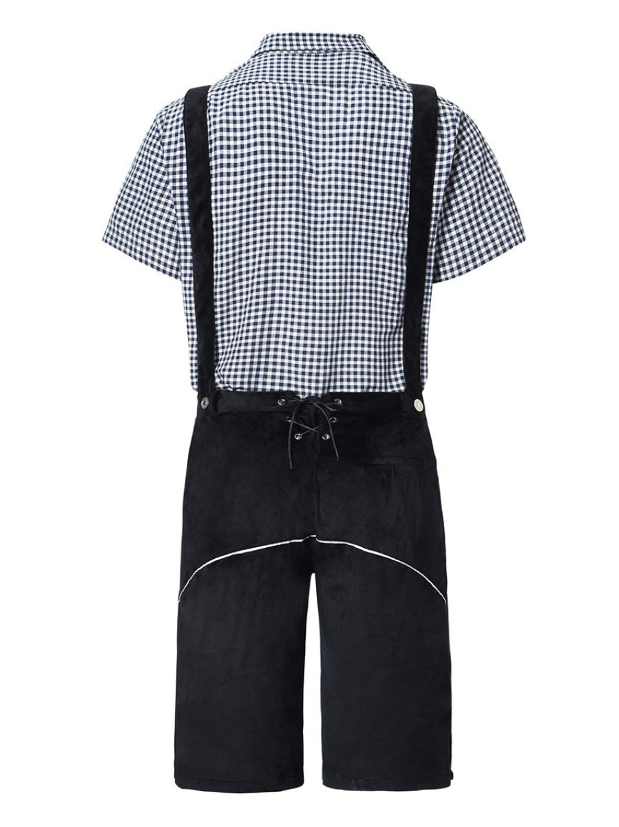 Mann in traditionellem Oktoberfest Lederhosen Outfit, kariertem Hemd und Hosenträgern. Festliche Tracht.