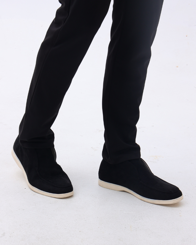 Stilvolle Herren Business Slipper; elegante Loafer für professionelle Anlässe, klassisch & bequem.
