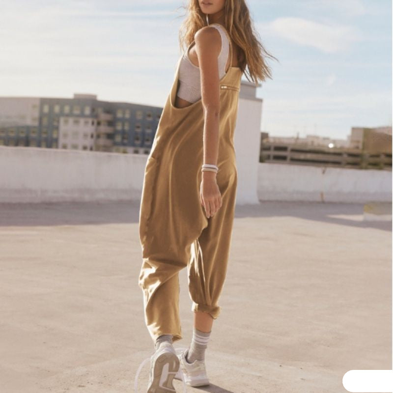 Trendiger Damen Oversized Jumpsuit mit weitem Bein. Lässiger Sommer-Overall für Frauen, ideal für Streetwear.