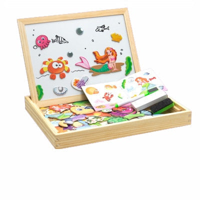 Detailansicht der magnetischen Oberfläche einer Kinderspieltafel mit bunten Magnetbuchstaben.