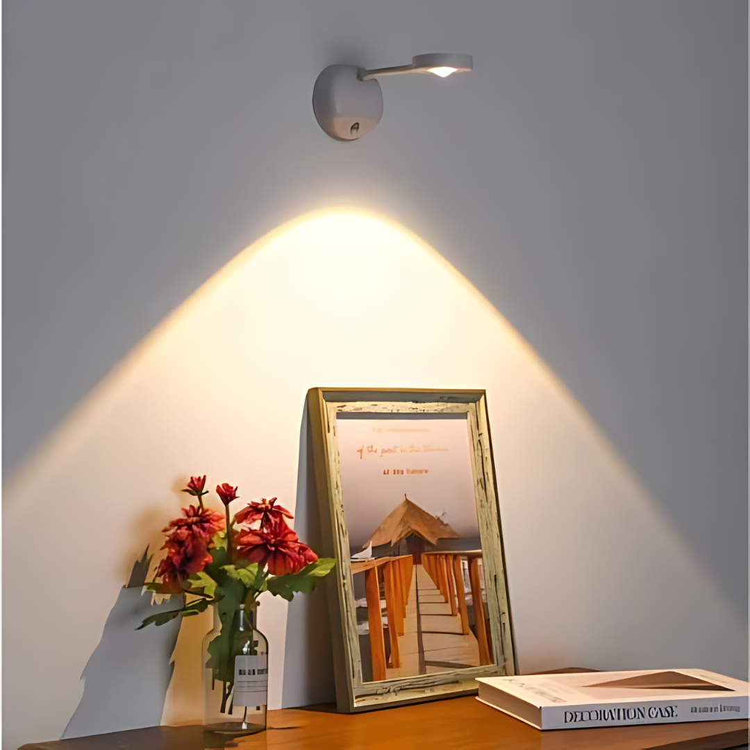 Dimmbarer LED-Akzentlicht-Strahler, 360° drehbar, für flexible und individuelle Innenbeleuchtung in jedem Raum.