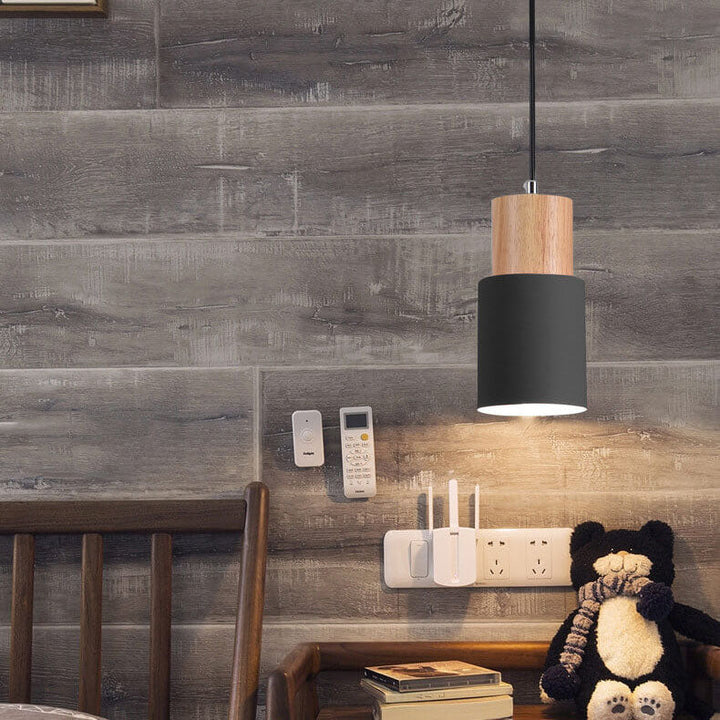 Schlanke LED-Hängeleuchte, zylindrisch, minimalistisches Design für jedes Zuhause.
