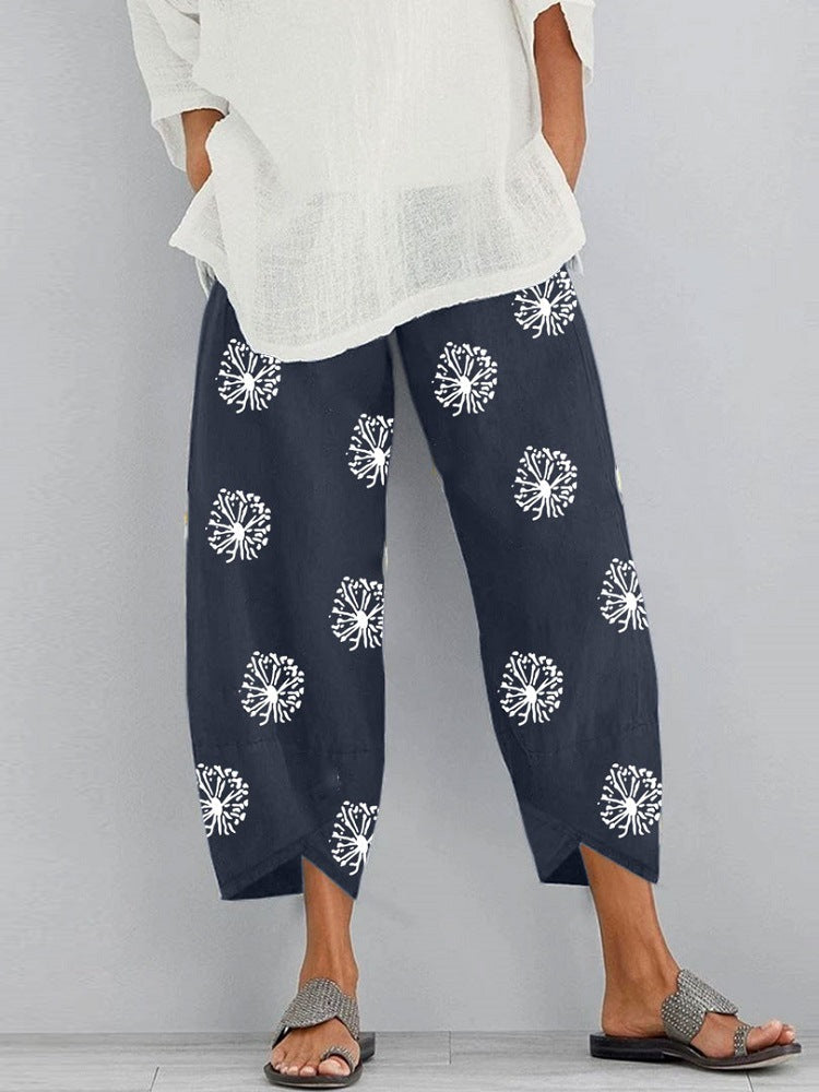 Bequeme Damen Shorts mit weitem Bein und trendigem Löwenzahn Print für Freizeit & Sommer.