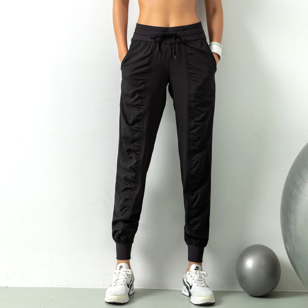 Damen Fitnesshose, schnelltrocknend & atmungsaktiv. Ideale Sporthose für Yoga, Workout und Athleisure-Looks.