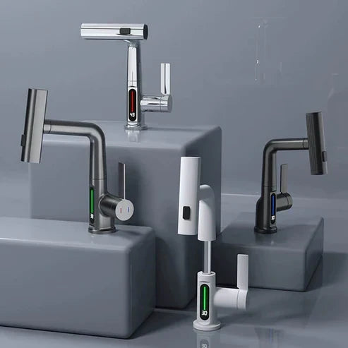Flexibler Küchenarmatur mit integriertem LED-Display, Ausziehbrause & hochwertigem Messing-Finish.