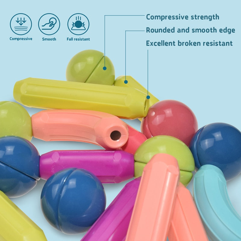 Großes Set magnetischer Bausteine in verschiedenen Formen und Farben, ideal für unendliche Bau-Möglichkeiten.