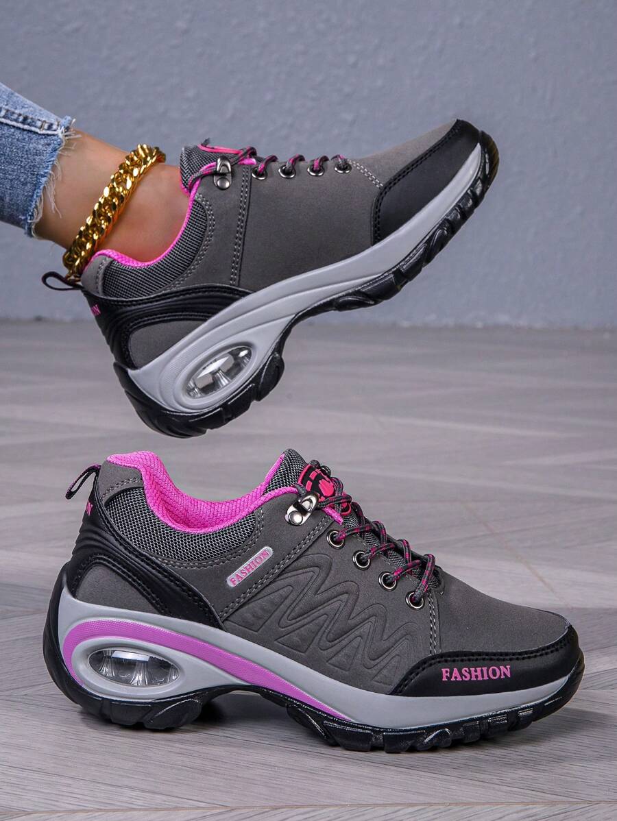 Detaillierter Damen Wanderschuh Sonnentritt Terrain. Bequemer & robuster Schuh für lange Wanderungen.