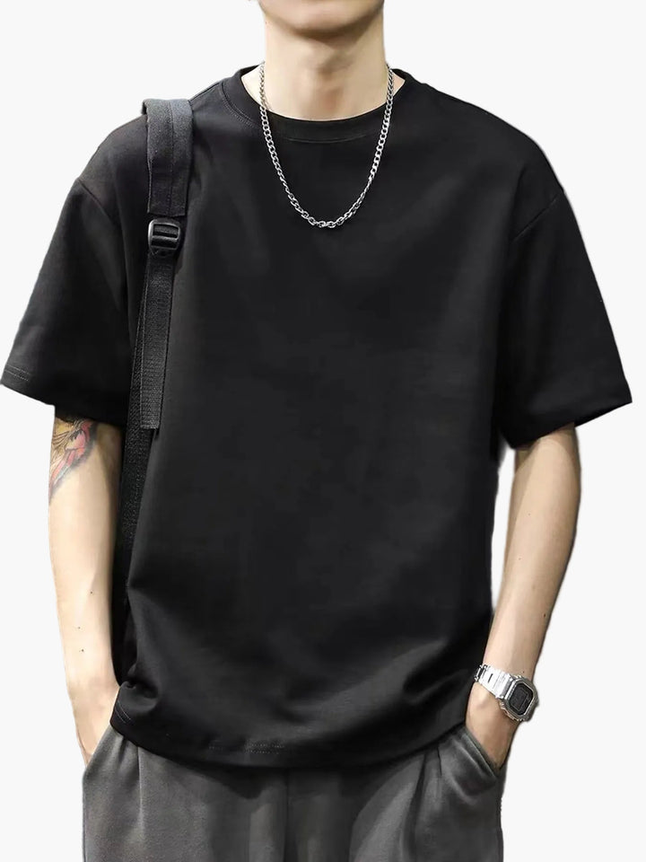Zeitloses minimalistisches Herren T-Shirt, unifarben, ein Basic für Casual Look und Alltagsoutfit.